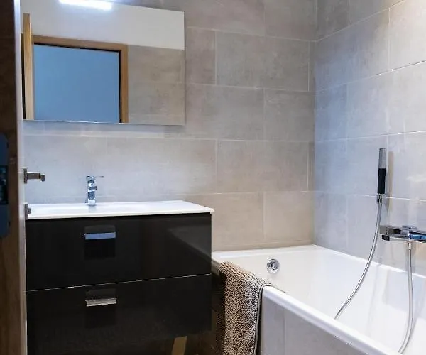 Hugo, Neuve, 8 Pers, Pisc Chauffee, Brando